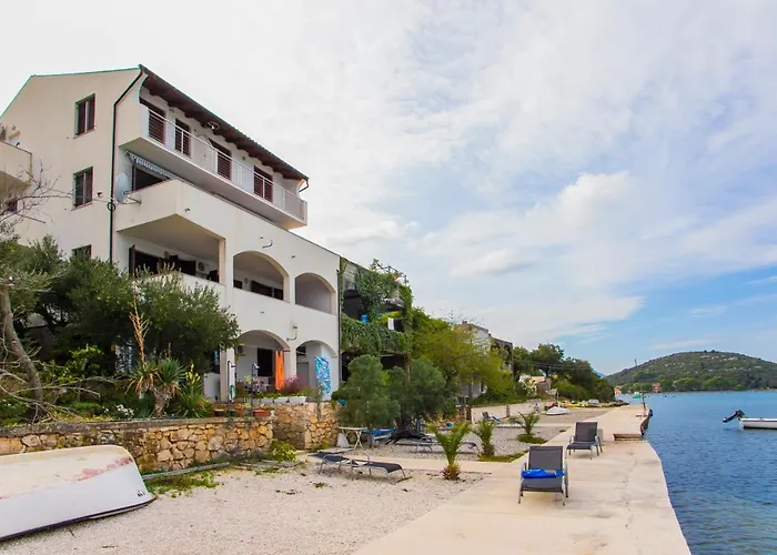 Adria Maja Apartmani Luka Dubrava