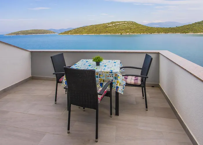 Adria Maja Apartmani Luka Dubrava